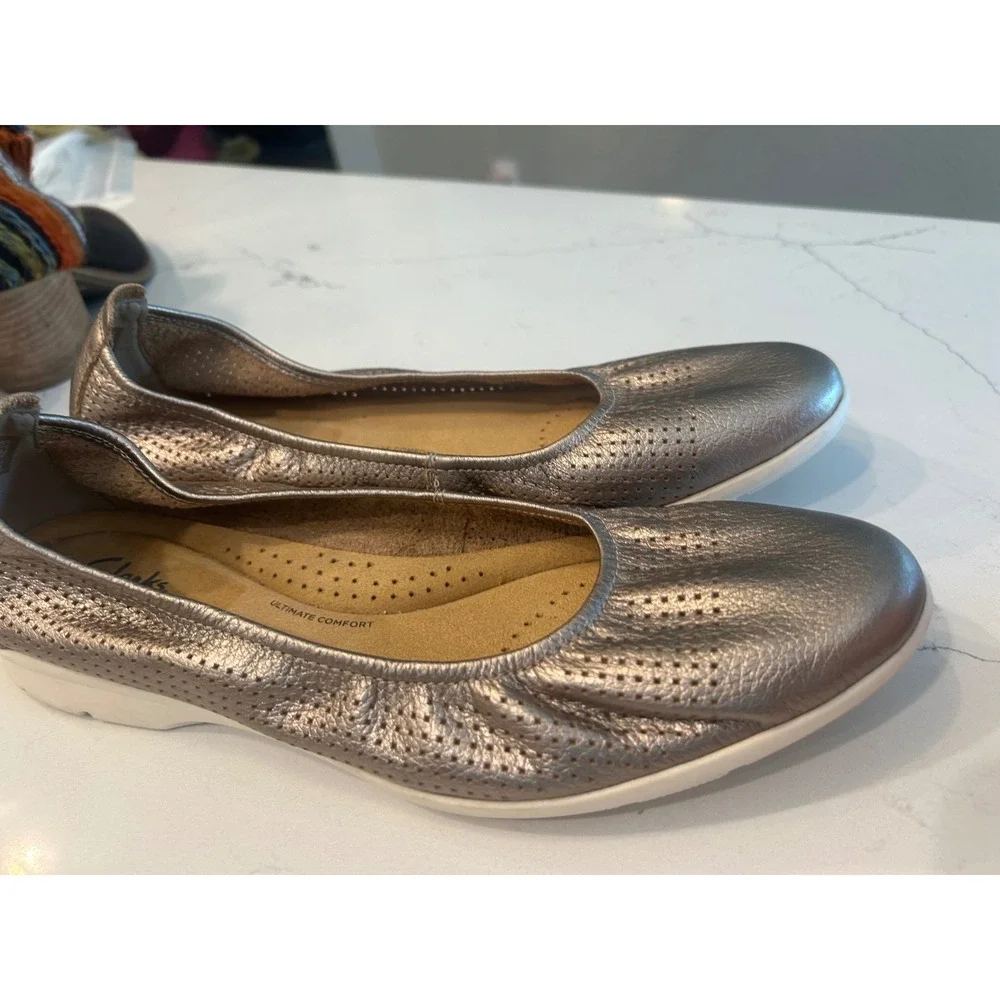 Clarks Collection Flats Pewter Metallic Perforated Leather Ultimate Comfort 11M